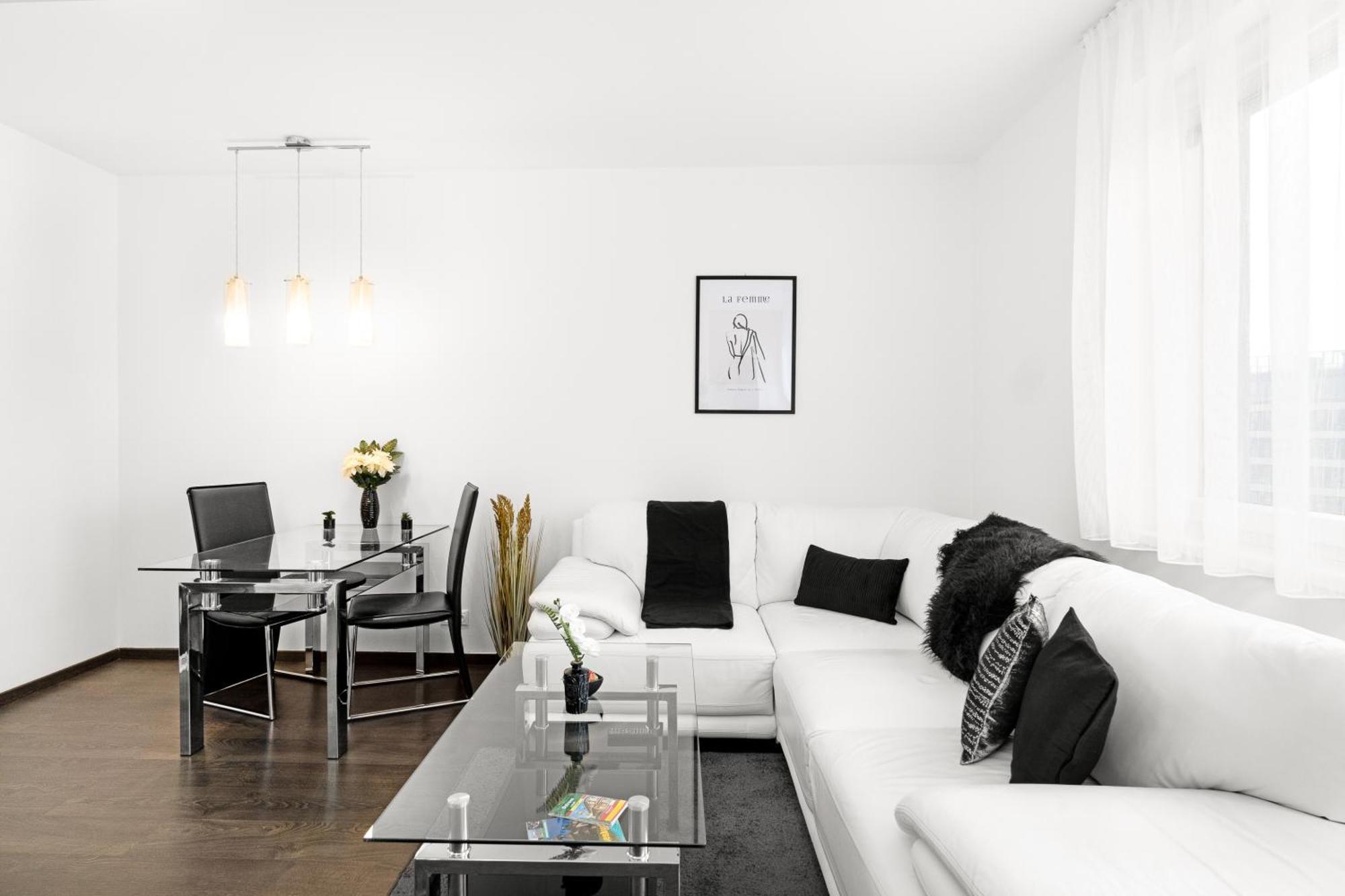 Apartment New Beautiful In The Center Of With Option Garage Parking