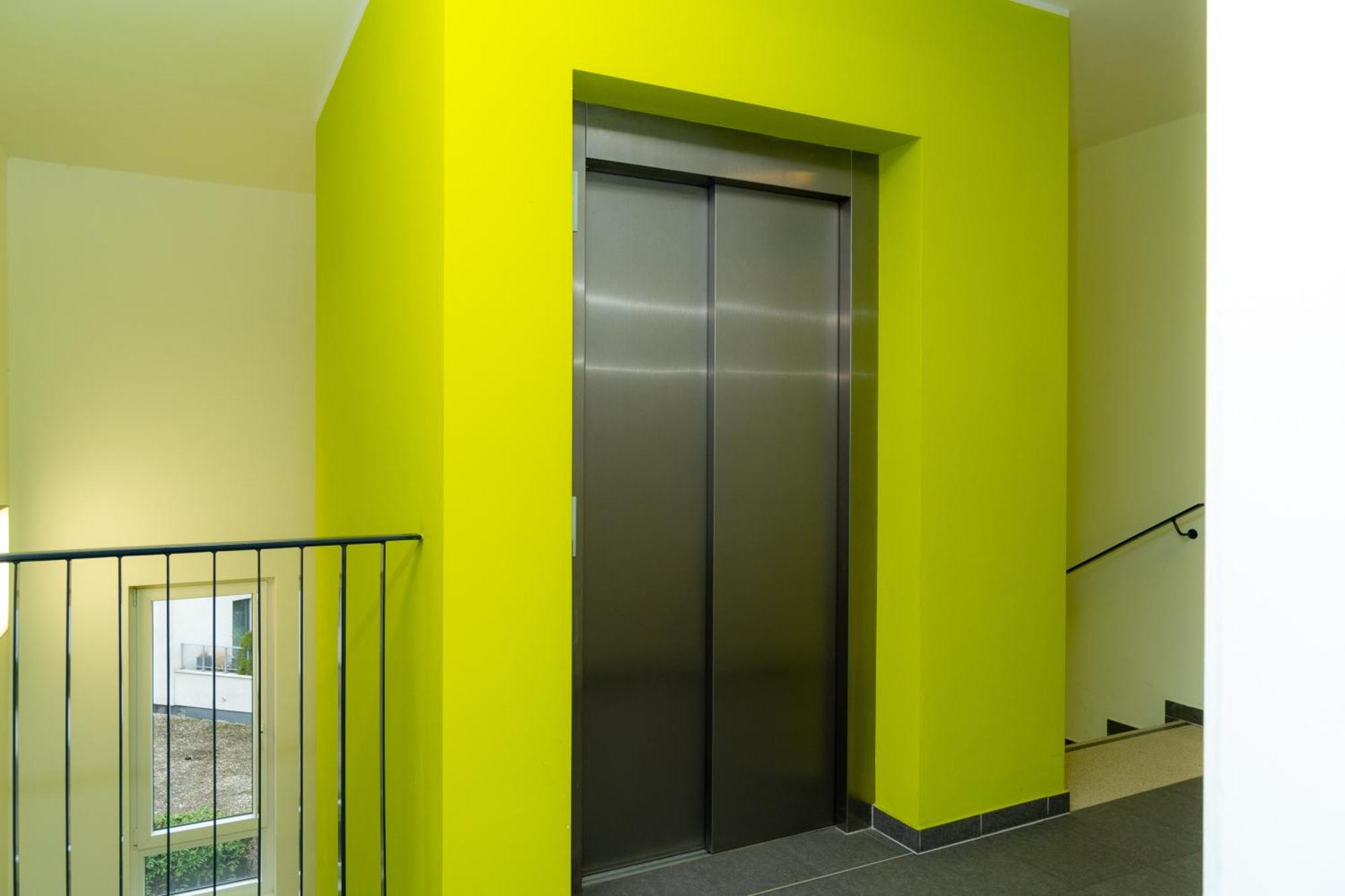 New Beautiful In The Center Of With Option Garage Parking Apartmán