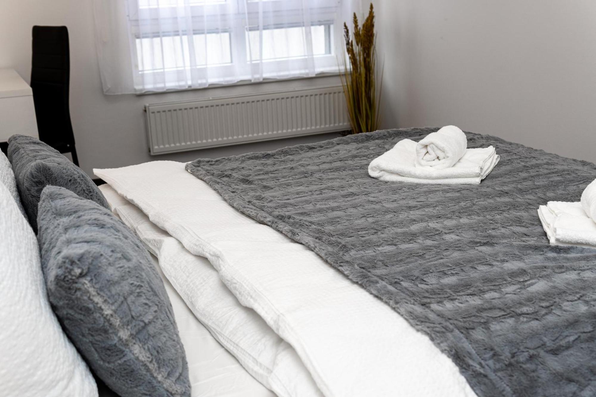 Apartment New Beautiful In The Center Of With Option Garage Parking *