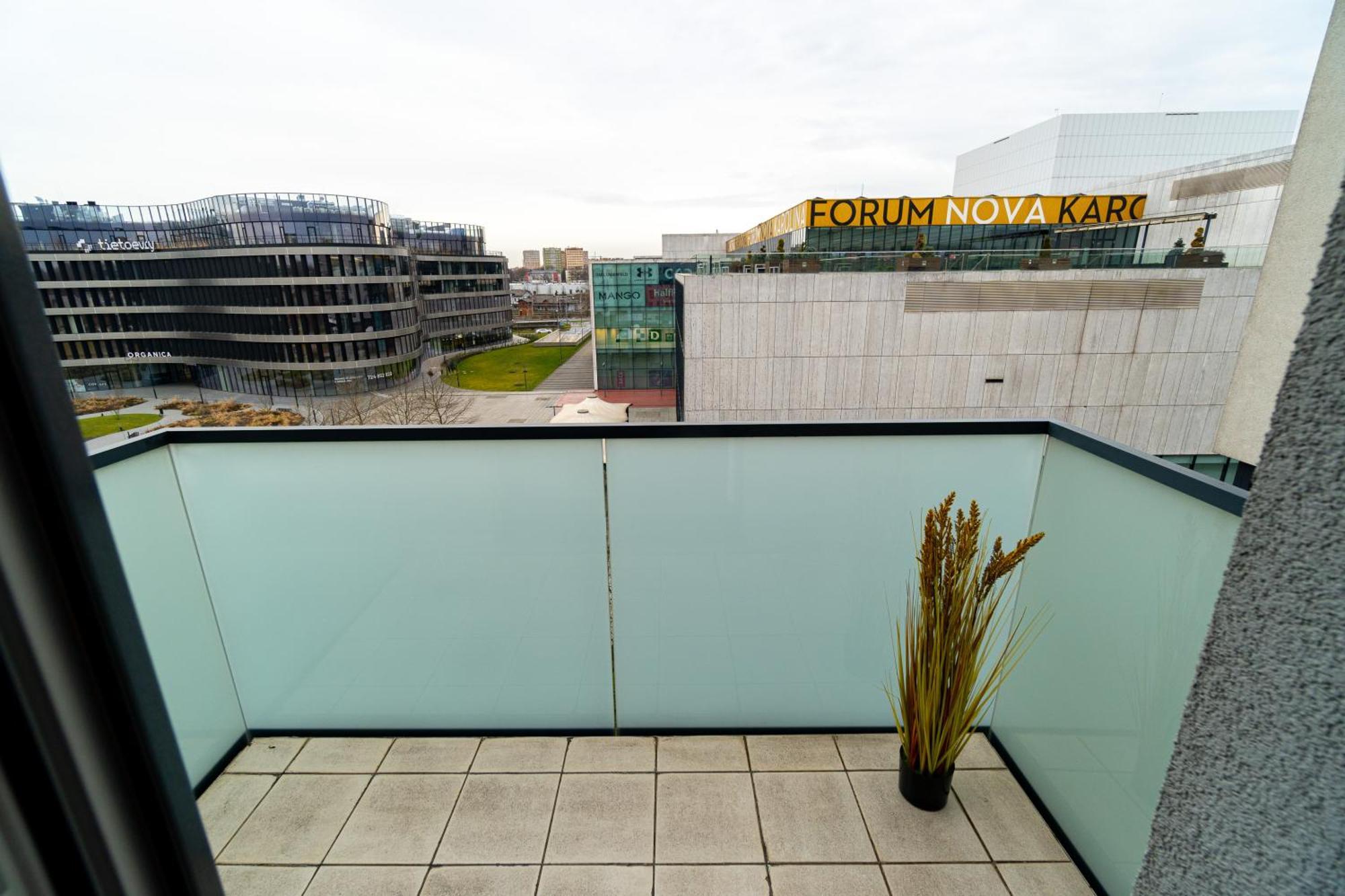 Apartment New Beautiful In The Center Of With Option Garage Parking *