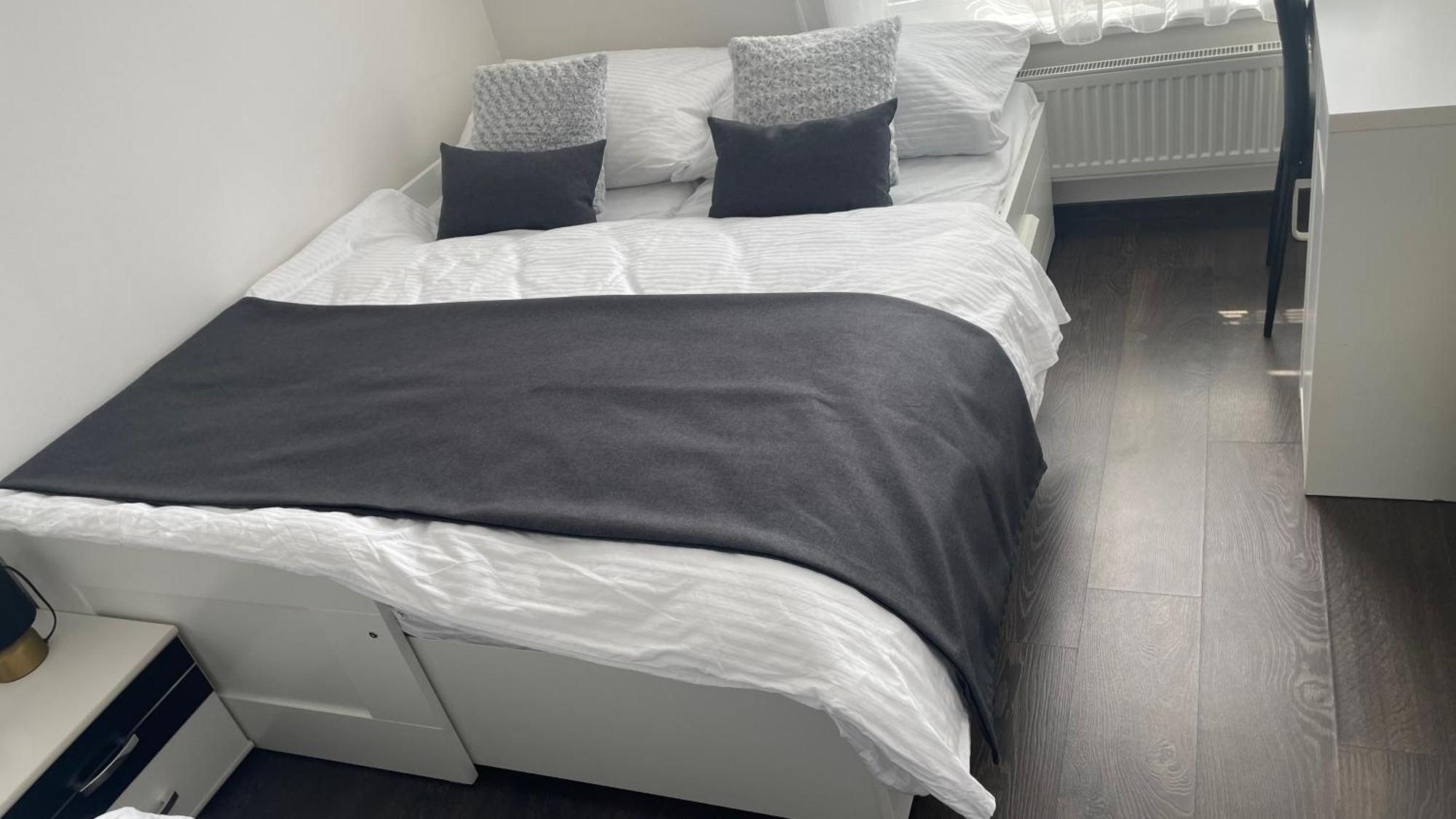Apartment New Beautiful In The Center Of With Option Garage Parking *