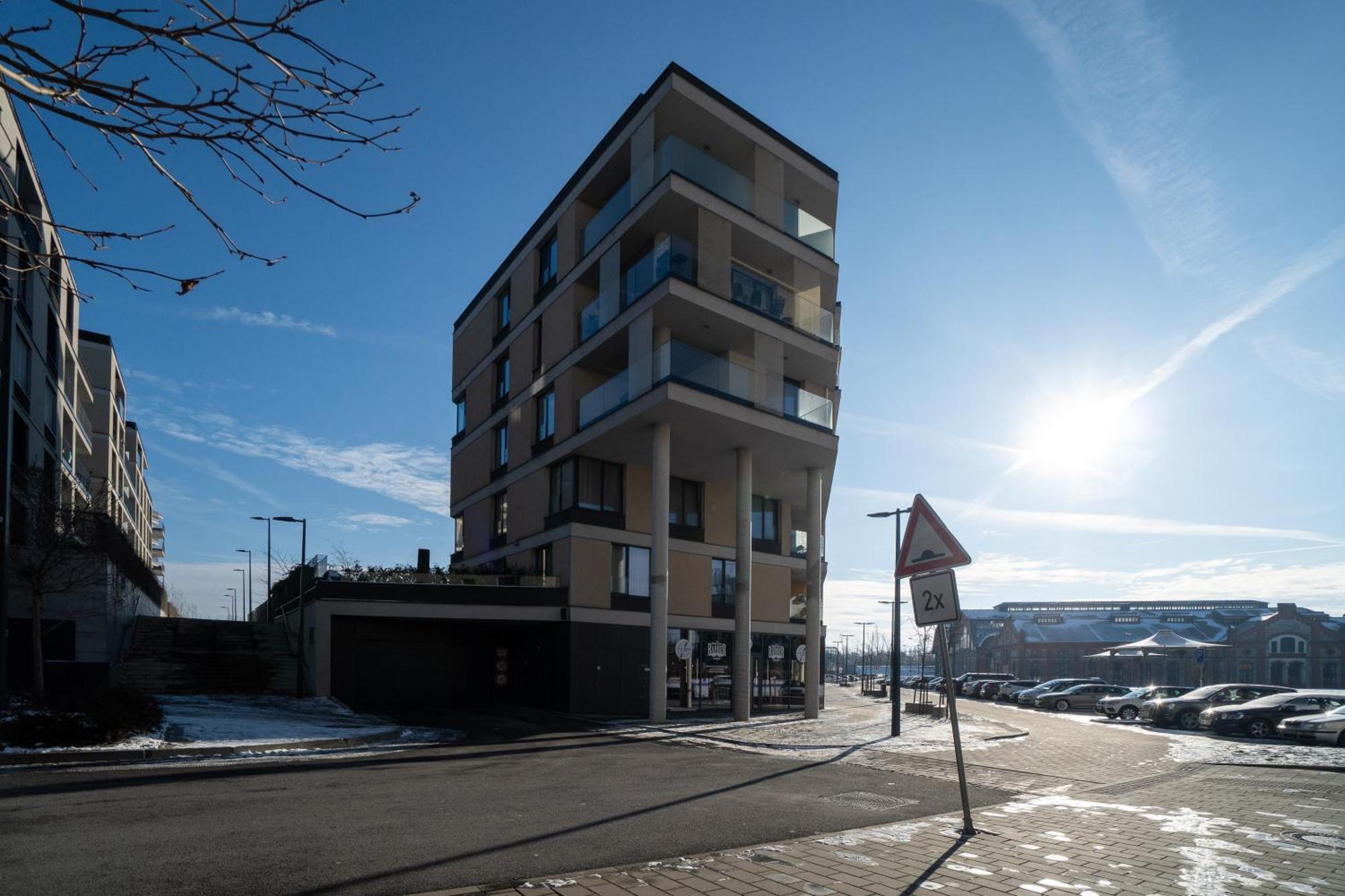 Apartment New Beautiful In The Center Of With Option Garage Parking *