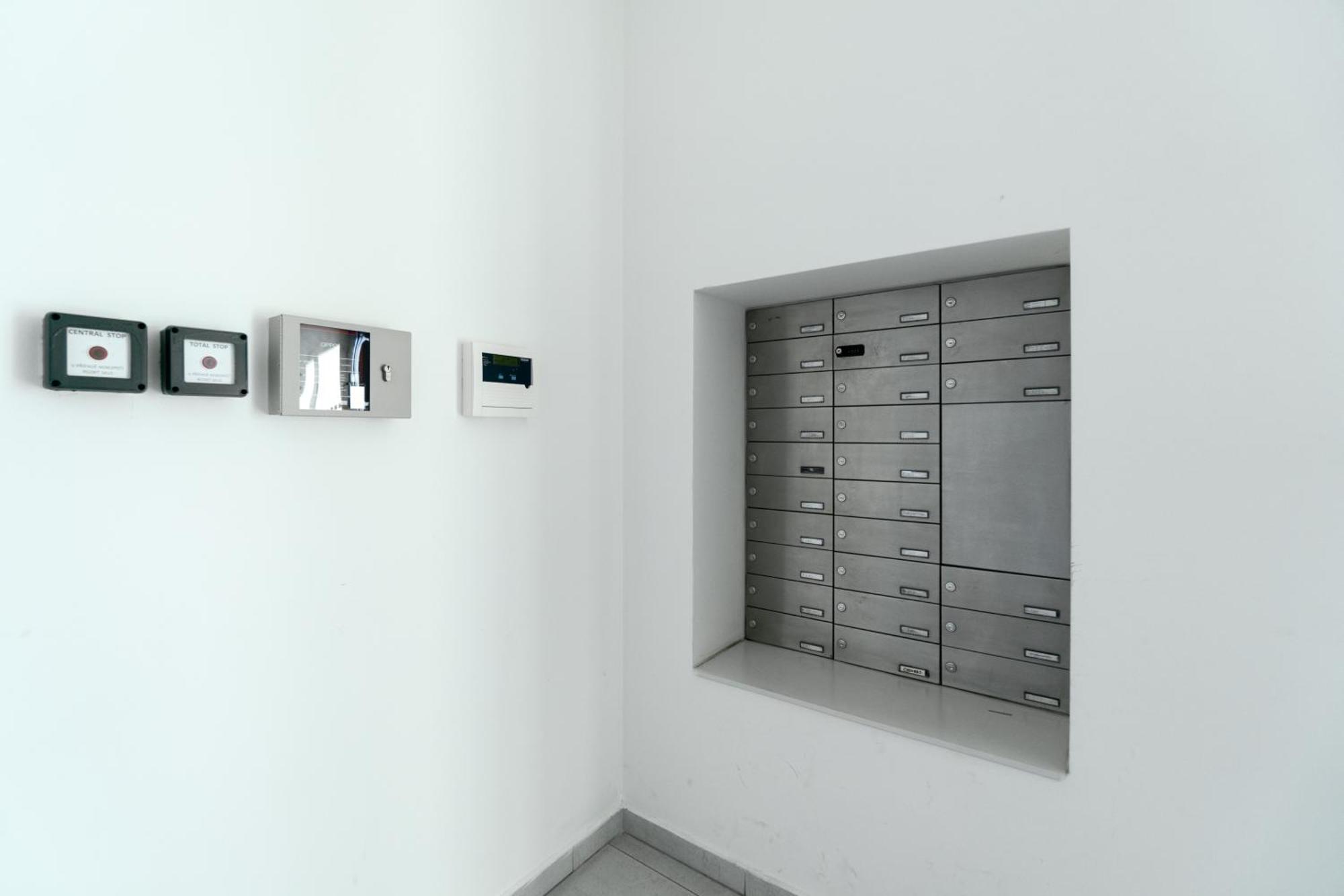 New Beautiful In The Center Of With Option Garage Parking Apartmán